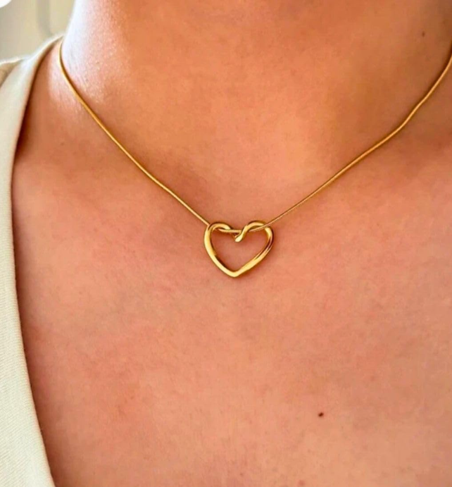 Gold Heart Pendant Necklace