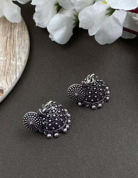 Oxidised Round Pendant with earrings