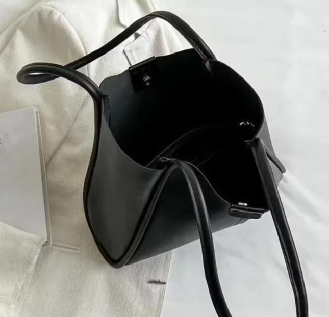 Trendy Large Black Leather Handbag