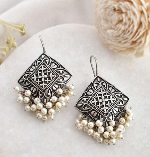 Oxidized Silver Diamond Pattern