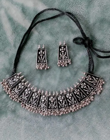Black Enamel Choker with Earrings