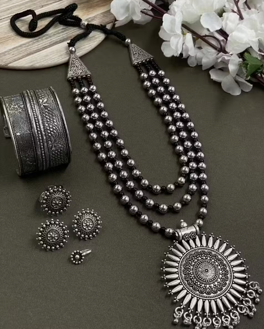 Enamel Oxidized Choker Jewellery Set