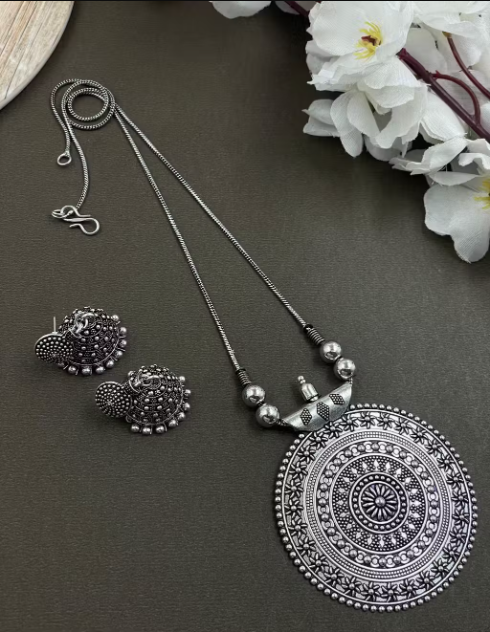 Oxidised Round Pendant with earrings