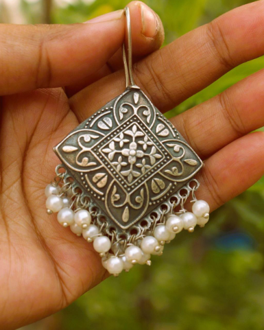 Oxidized Silver Diamond Pattern