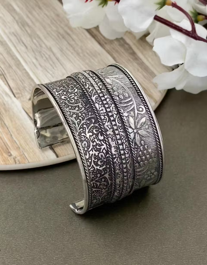 Enamel Oxidized Choker Jewellery Set