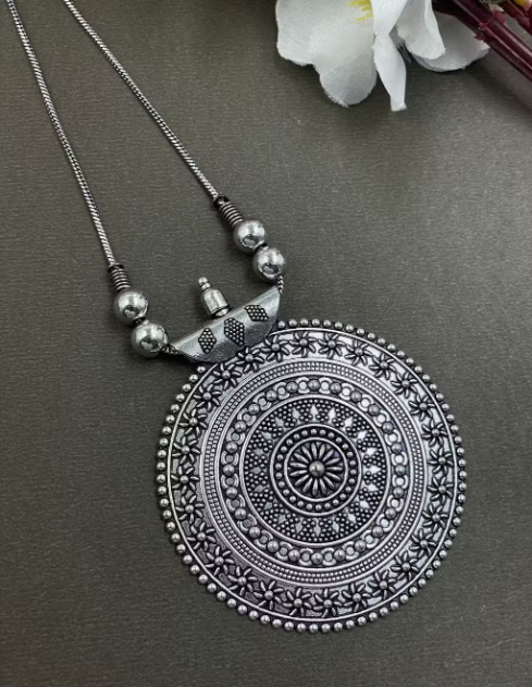 Oxidised Round Pendant with earrings