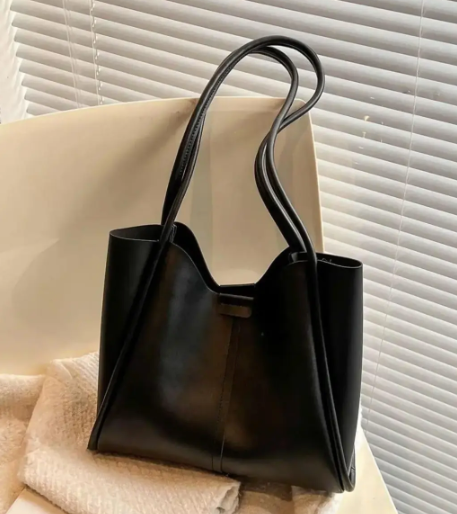 Trendy Large Black Leather Handbag